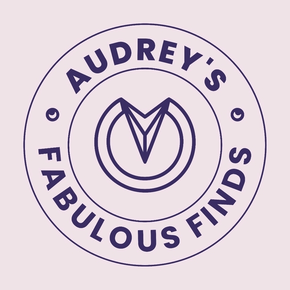 Please Like and Share This Listing for Automatic Notification of Live Shows - Picture 2 of 7